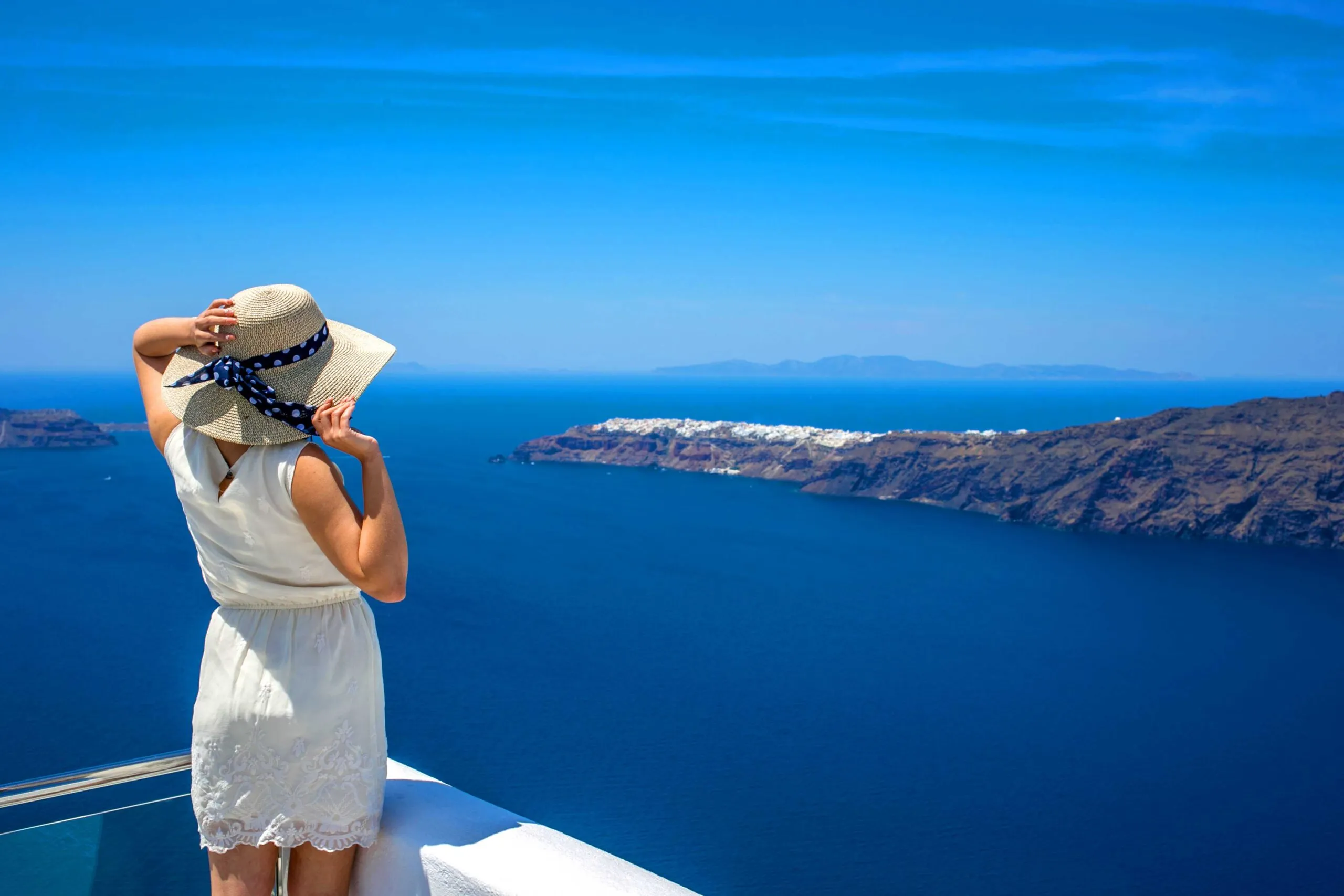 villa lukas imerovigli santorini suites