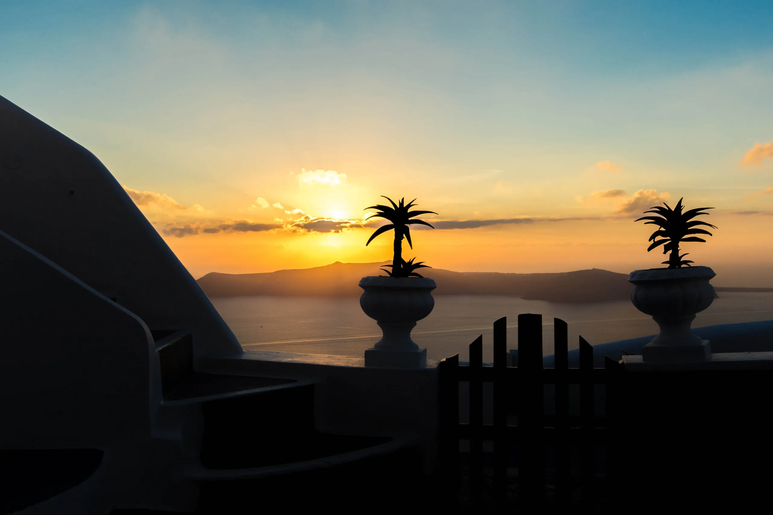 villa lukas imerovigli santorini sunset